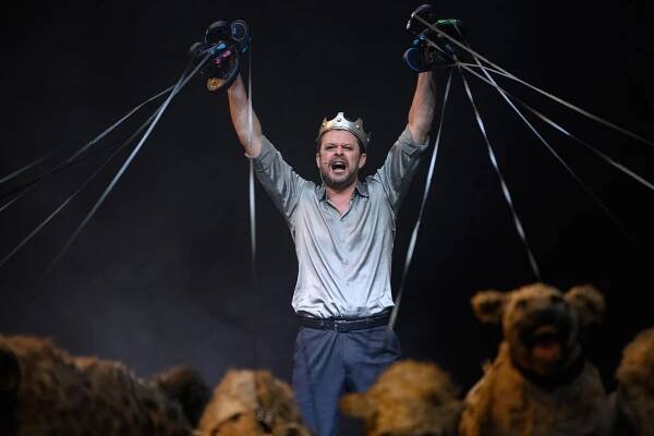 Alexander Bárta  ako Macbeth v rovnomennej...