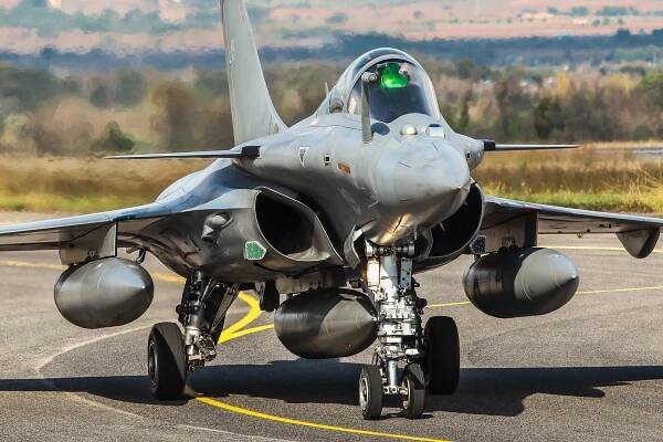 Dassault Rafale vs Eurofighter Typhoon: A 2025 comparison – Engineerine