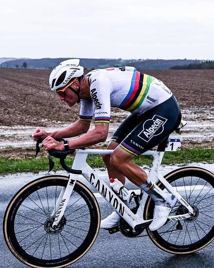 Ako vyhral Mathieu van der Poel monument Okolo Flámska 2024 – Biker.sk