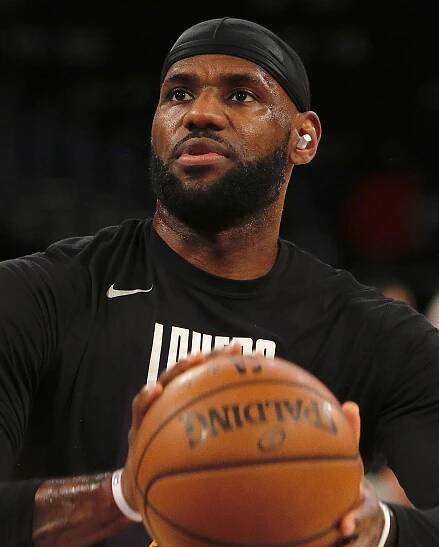 LeBron James Beats Studio Buds 1