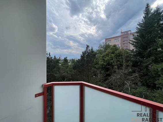 Pronájem bytu 2+1 s balkonem v Jihlavě, nájem byt 2+1 balkon Jihlava | Název RK