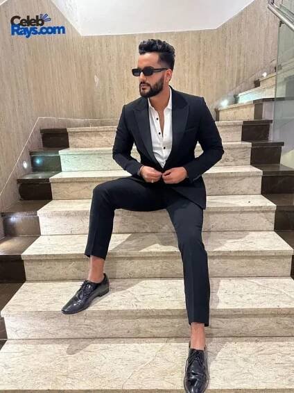 Abhishek Malhan wiki