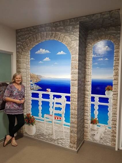 The Trompe Santorini Mural