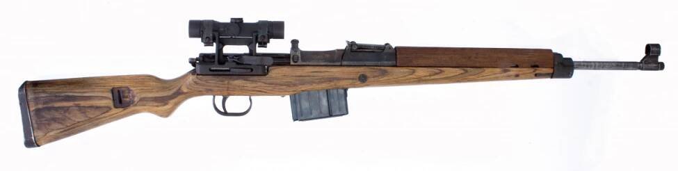 Puška samonabíjecí Gewehr 43 s optikou 7,92 mm