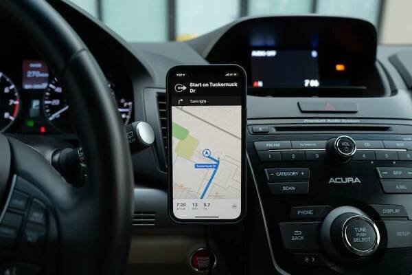 How to Track Your Car Fast With a Free GPS Tracker - AlfredCamera Blog