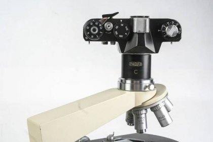 Mikroskopický nástavec - redukce z mikroskopu na závity M42.  - Foto