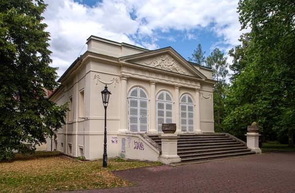 Soubor:Teplice zámecké divadlo 1.jpg – Wikipedie