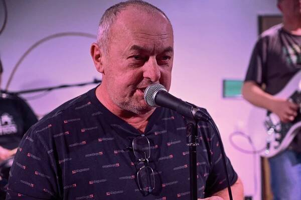 Rockeři pro stacík. Díky muzikantům je vlašimská charita blíže automobilu