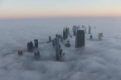 Za obří záplavy v Dubaji nemůže příroda