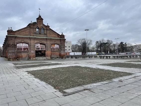 Vyklizenou tržnici v Olomouci převzala Flora. Co se tam teď bude dít?