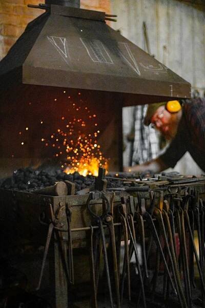 Ian Thackray Blacksmith - Daniel Seago Photography