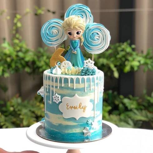 .: Yati Hau :. on Instagram: “Elsa on a Frozen inspired birthday cake with purple vanilla lay… | Frozen birthday cake, Frozen birthday party cake, Frozen theme cake