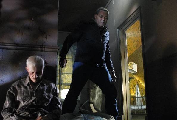 Kriminálka Las Vegas - V temném domě - Z filmu - Raymond J. Barry, Laurence Fishburne