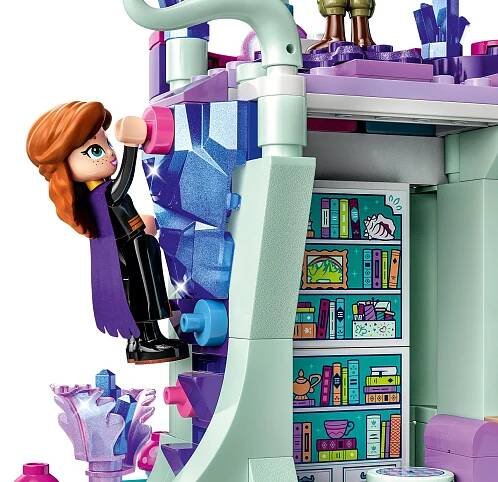 LEGO Disney Princess - Kouzelný domek na stromě (LEGO43215) | Astra