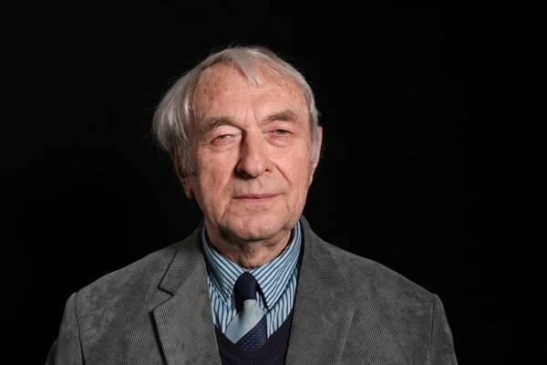 Lubomír Mlčoch (1944)