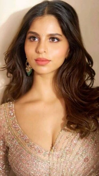 Suhana Khan-inspired makeup looks for dusky beauties