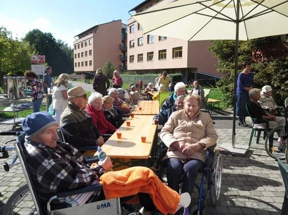 Grilovačka 20.9.2016 - Dům seniorů Františkov, Liberec, příspěvková organizace