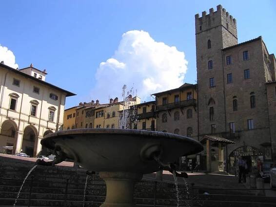 Piazza Grande: the most beautiful square in Arezzo - Borghi di Toscana