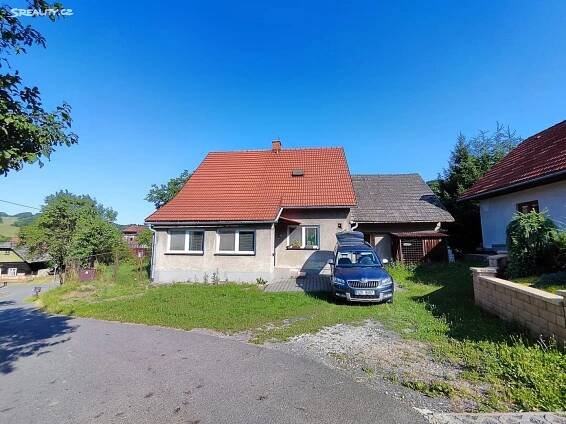 Pronájem  rodinného domu 200 m², pozemek 500 m², Lužná, okres Vsetín