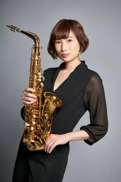 中村 有里 | DIVINE