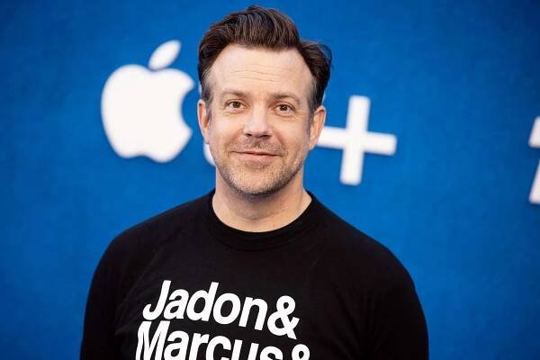 Jason Sudeikis Supports England's Black Soccer Players at Ted Lasso Premiere with Bold Sweatshirt