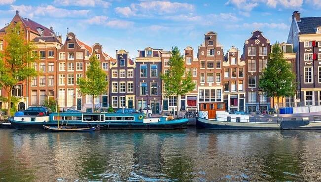 Panoramatický pohľad na historické centrum Amsterdamu.