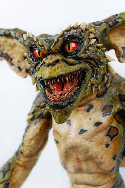 Matt Rose design Gremlins 2 replica by Sacha Feiner