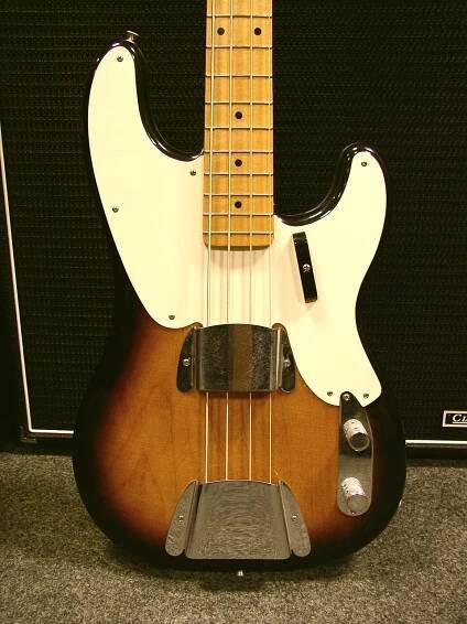 Soubor:Fender 1956 Precision Bass Body.jpg