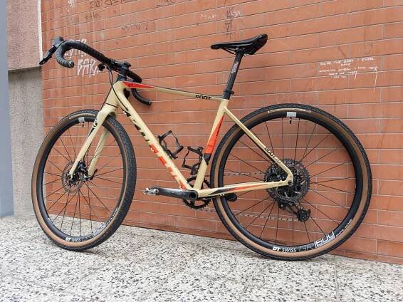 Kellys Soot 70 (M) – SRAM AXS, DT Swiss, karbon doplňky – TOP stav