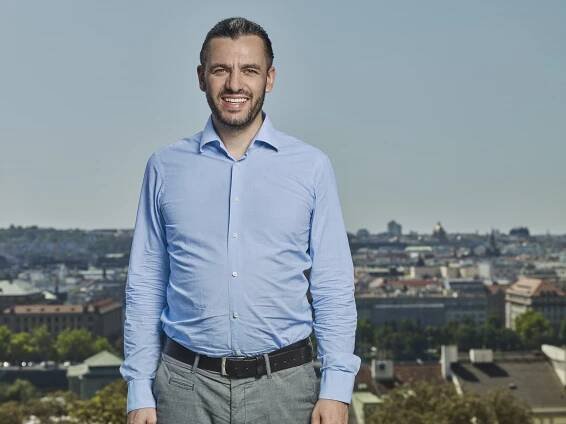 Praha sobě se mění na stranu, vlivný politický subjekt povede Scheinherr