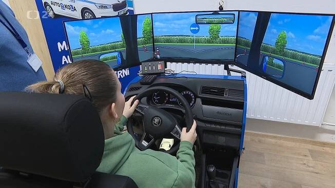 Autoškola v rámci střední školy. Vlastní autoškola a cvičný trenažér. Bohumínská střední škola nabízí studentům lepší podmínky pro získání řidičského průkazu. Pro 2 tamní obory je autoškola zdarma. (video) | Kurzy.cz