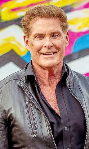 David-Hasselhoff--25-Things-You-Don-t-Know-About-Me-(-One-Place-I-m-Dying-to-Go-to-Is-China-) -159