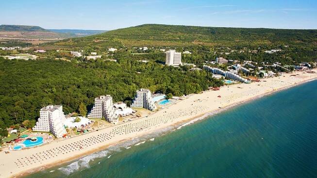 Bulharská Albena: ideální destinace pro klidnou, ale i aktivní dovolenou - Médium.cz