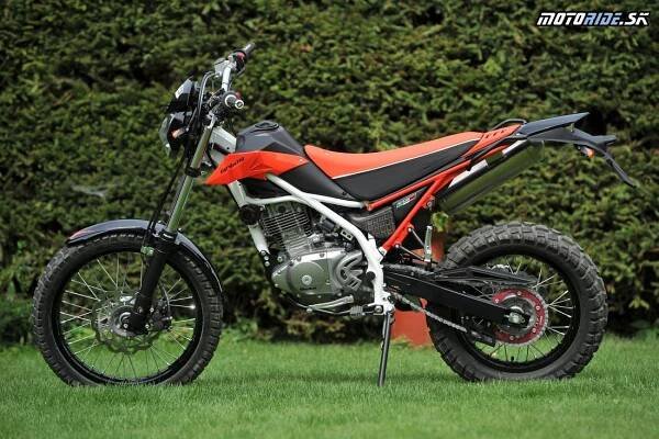 Porovnávačka alpine bikov - 3x Beta - Alp 4.0, Alp 200 a Urban Special motoride.sk