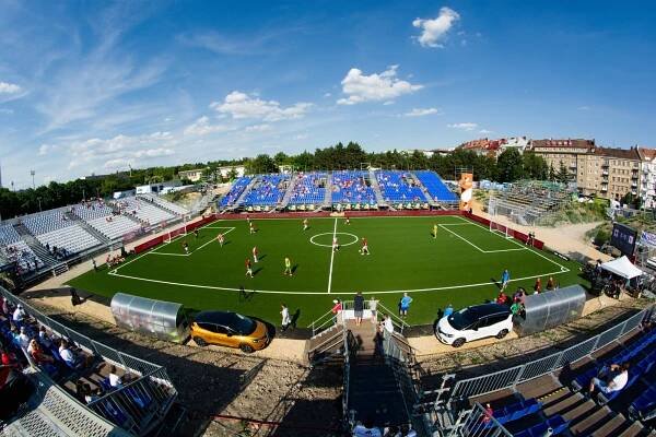 Souboj legend ovládla Sigma. Stará garda pokořila i Barcelonu