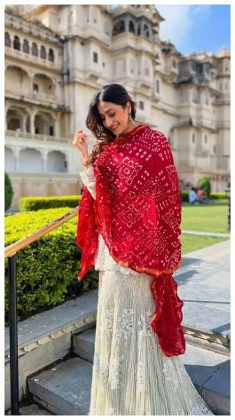 Dhanashree Verma’s Most Surreal Ethnic Looks That Spell Elegance