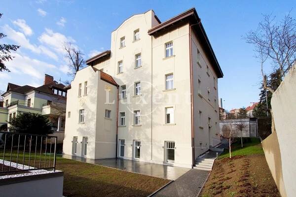 Prodej bytu 1+kk, 20 m2, Praha 5 - Smíchov