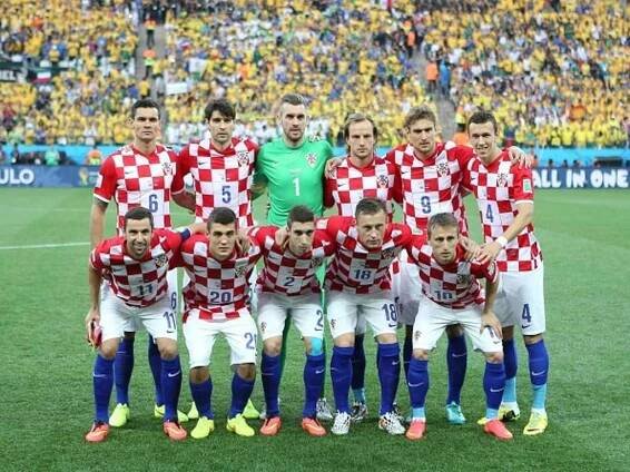 Základní jedenáctka Chorvatska proti Brazílii.