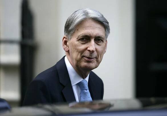Veľkú Britániu čaká ohľadom brexitu rozhodujúci týždeň. Médiá píšu o snahe zosadiť Mayovú | Regióny.sk