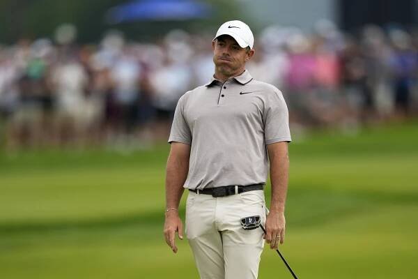 Rory McIlroy, of Northern Ireland, reacts after missing a putt on the eighth hole during the third round of the U.S. Open golf tournament at Oakmont Country Club Saturday, June 14, 2025, in Oakmont, Pa. 