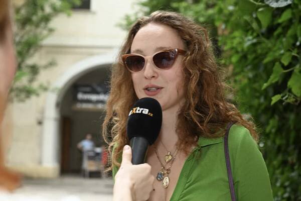 FOTO: Rozálie Havelková na akci Busking pro Slunce. – stránka 7