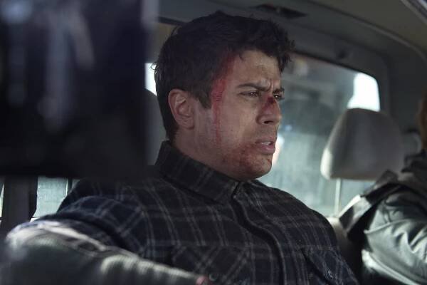 V oku hurikánu - Z natáčení - Toby Kebbell