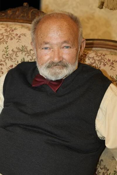Po nemoci krve, s níž musel do nemocnice, je děda Pešek z Ulice zpět: Rudolf Hrušínský ml. je opálený a plný energie