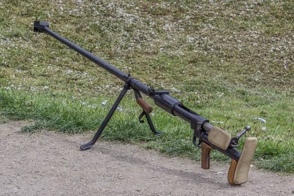 Protitanková jednoranná puška vzor 1941 systému Děgťjarjova (PTRD-41) : Rusko / Sovětský svaz (RUS / SOV)