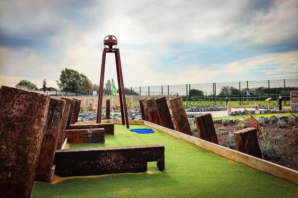 Fairhaven Lake 18 Hole Adventure Golf | Greenspan