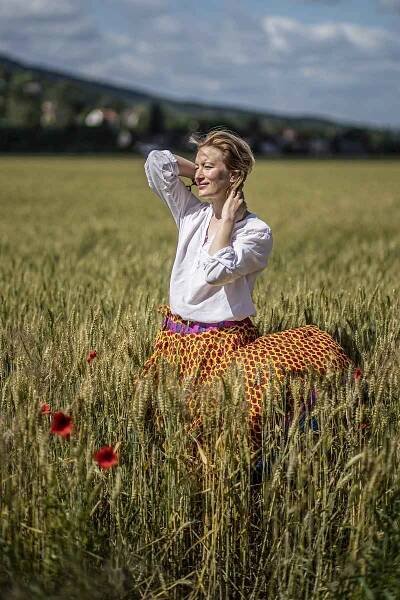 Herečka Helena Dvořáková byla hodně zaměstnaná sama sebou a ponořená do sebe, ale jen do chvíle, než ji nemoc naznačila, že by se měla zastavit.