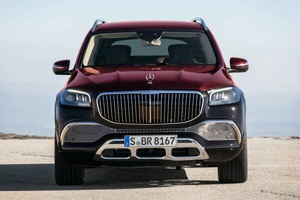 Rolls-Royce Cullinan má problém – Mercedes představuje superluxusní terénní Maybach