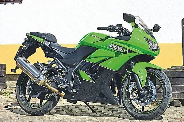 Srovnávací test:: Honda CBR250R vs Kawasaki Ninja 250R