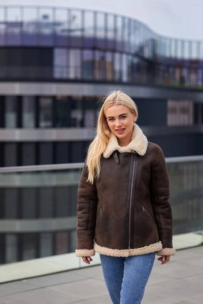 Dámská hnědá kožešinová pilotka oversize. Kožich, dubeňák PETRA