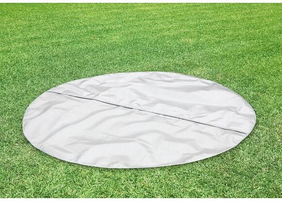 Abdeckung für Intex PureSpa Plus Bubble Massage Set, Ø 216 cm, auf Rasen.